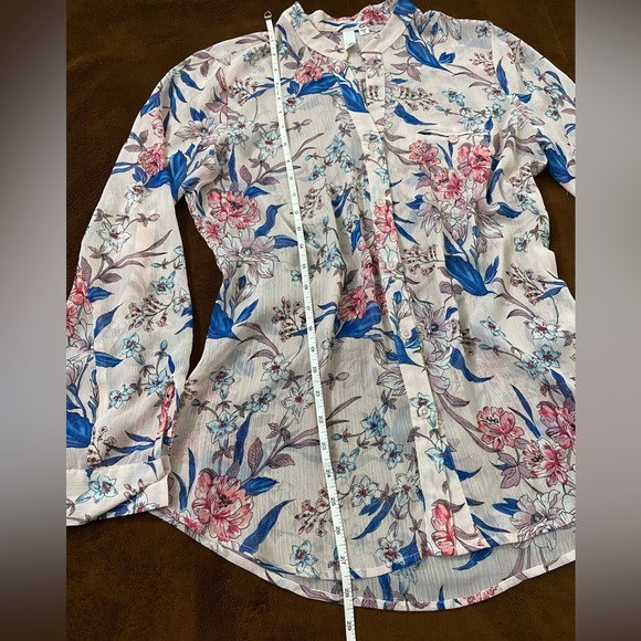 Kut from the Kloth sheer blouse - Picture 8 of 9